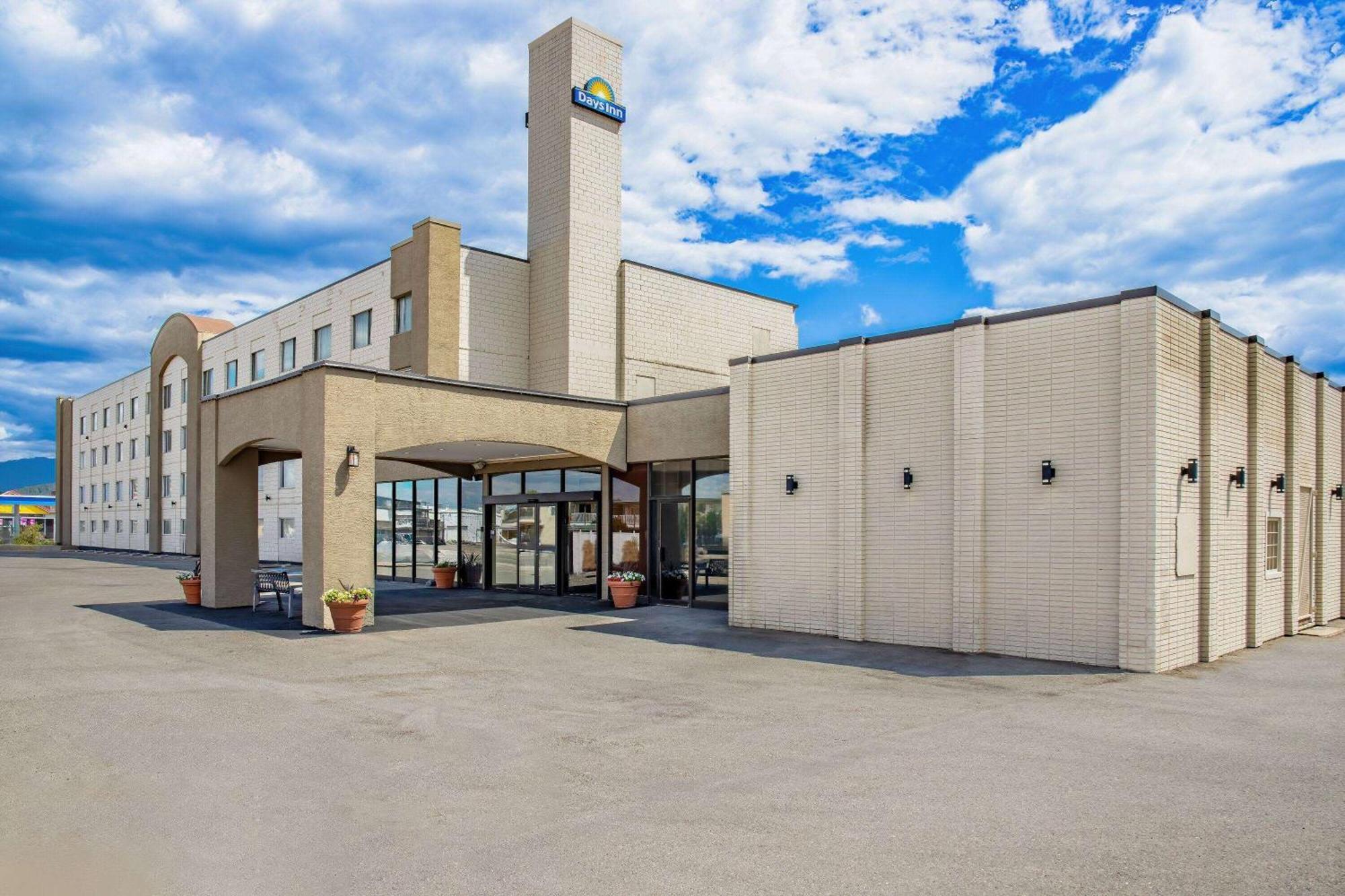 Days Inn By Wyndham Cranbrook Conference Centre Екстер'єр фото